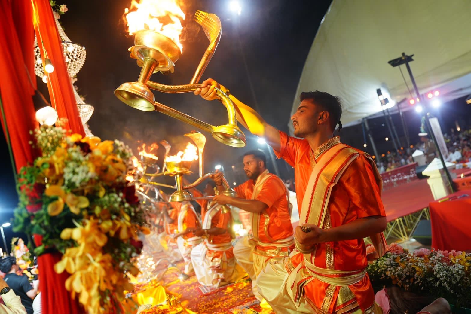 Ganga Maha Aarti Article